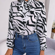 Damen Bluse mit modischem Zebra-Muster und elegantem Schleifenkragen WW