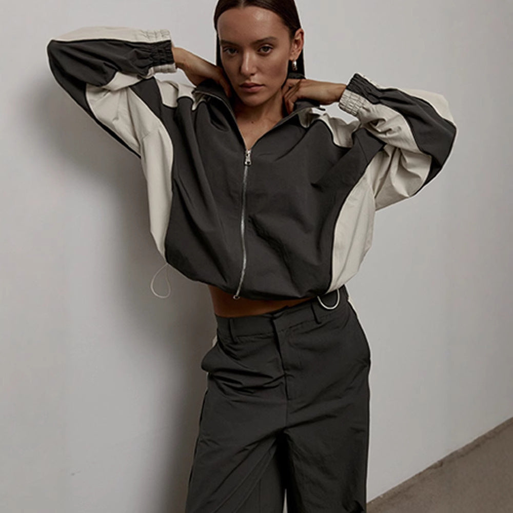 Damen sportliche Funktionsjacke mit hohem Kragen und lockerer Passform WW