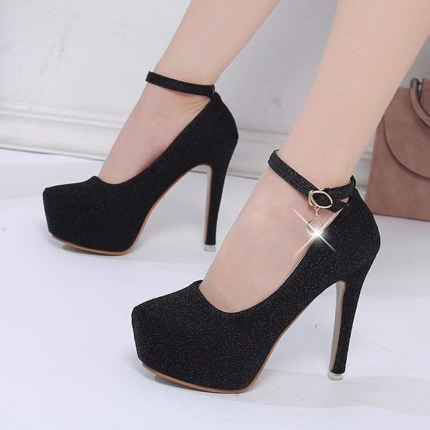 Damen Glitzernde Plateau-Pumps mit feinem Riemchen und elegantem Schmuckdetail W&W