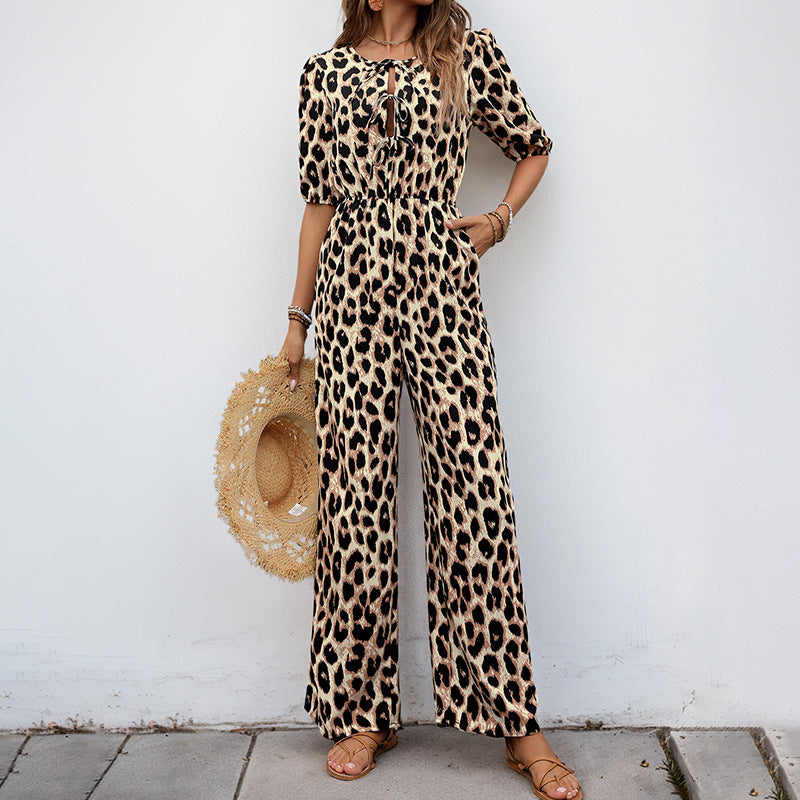 Damen lässiger Jumpsuit mit Leo-Muster und schulterfreien Puffärmeln WW