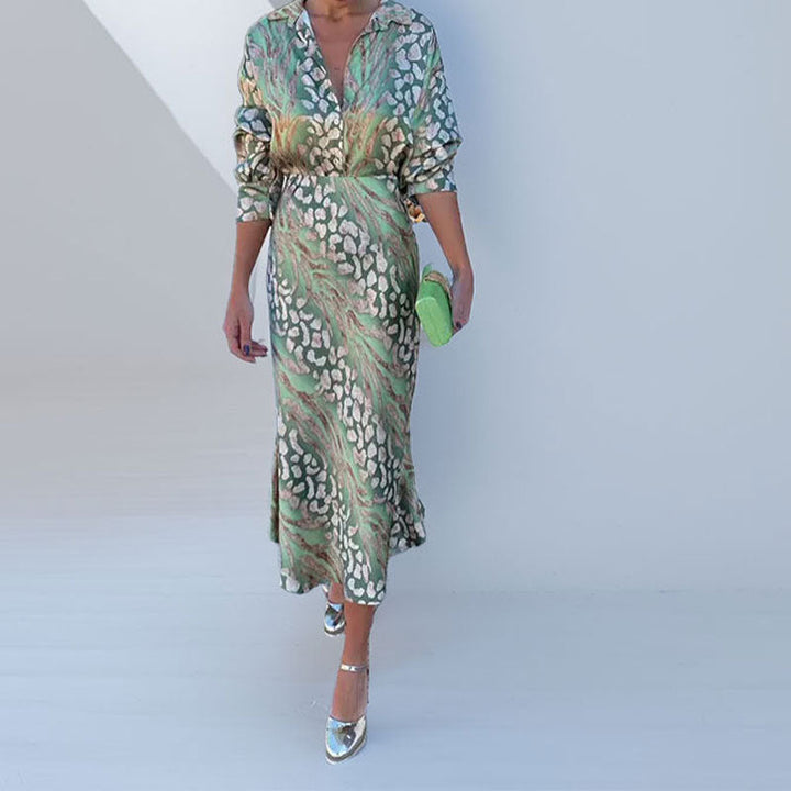 Damen seidiges Maxikleid mit elegantem Wickel-Design und schimmerndem Muster W&W Mode