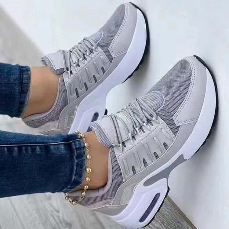 Damen Sportliche Sneakers mit reflektierenden Akzenten und atmungsaktiver Sohle W&W