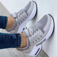 Damen Sportliche Sneakers mit reflektierenden Akzenten und atmungsaktiver Sohle W&W