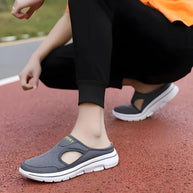 Sportliche orthopädische Sandalen