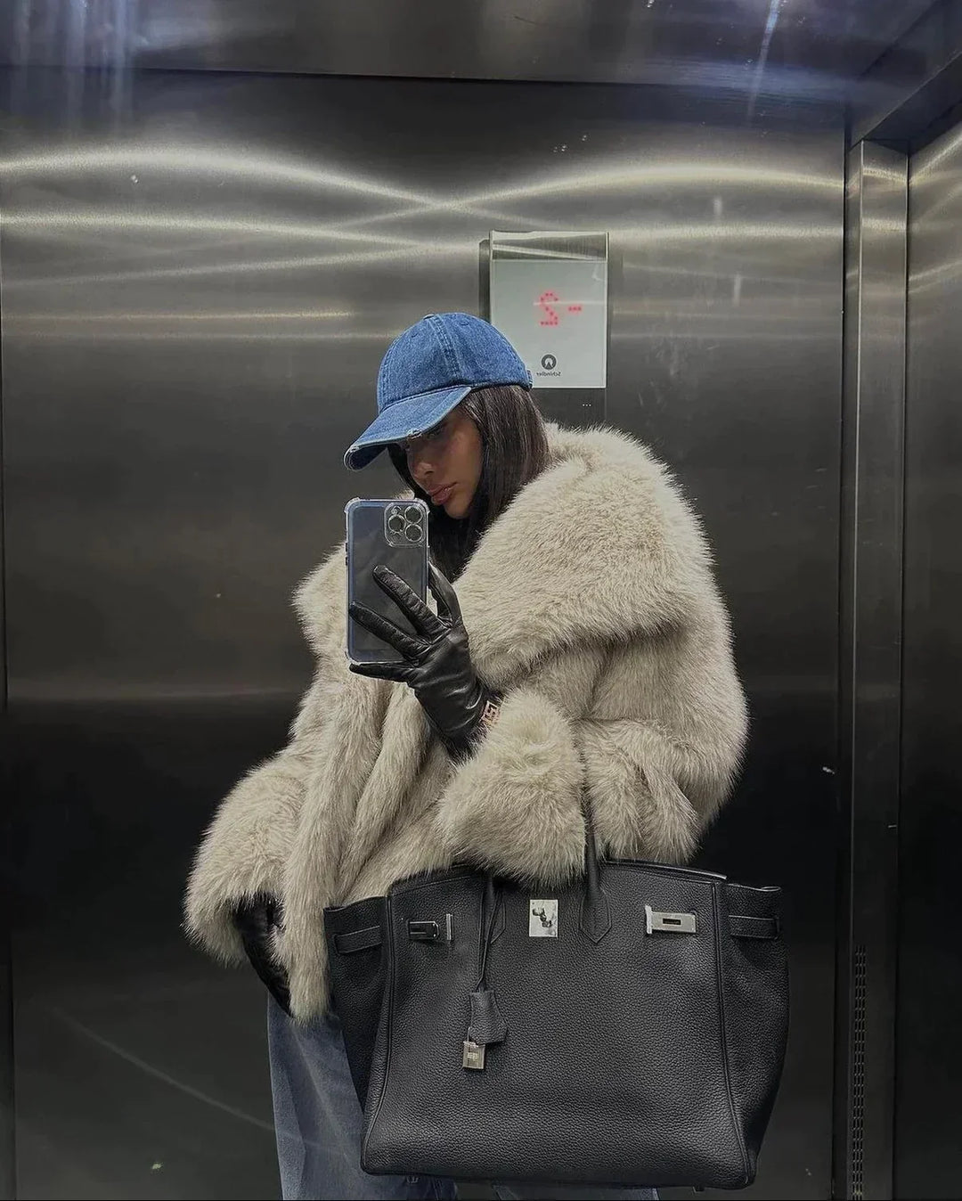 W&W Mode Damen Pelzmantel mit luxuriösem Touch - Winter 2024 Edition
