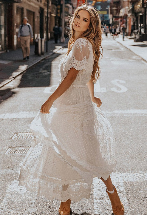 WW | Weiße Spitzenkleid