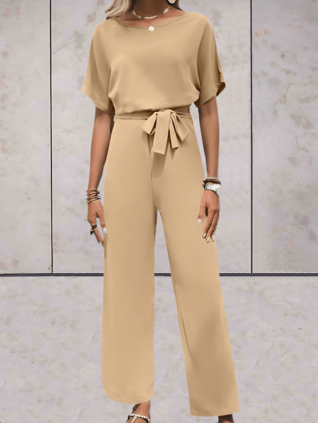 W&W Mode - Jumpsuit mit Gürtel und kurzen Ärmeln