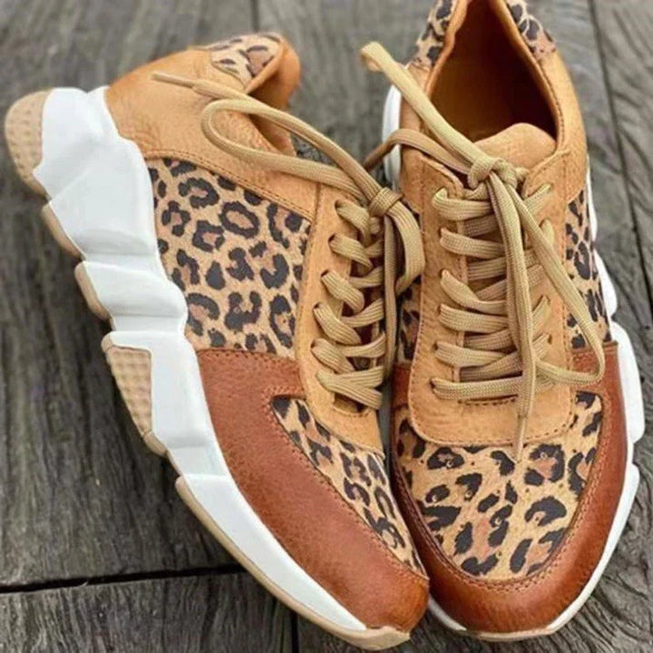 W&W Mode | Absatzschuhe mit Keilabsatz in Leopard