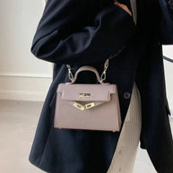 WW | Handtasche Echtes Leder Strukturiertes Design Abnehmbarer Schulterriemen Elegantes Aussehen