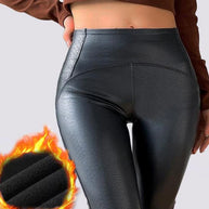 W&W - Lederhosen für Frauen