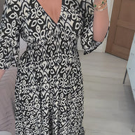 Kleid mit 3/4 Ärmeln und Muster