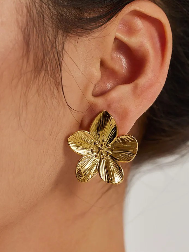WW | Blossom Ohrringe Gold Mit Eleganten Blütenblättern