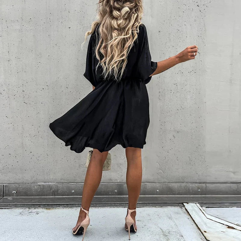 W&W Mode | Anmutiges Kleid mit Feinen Falten