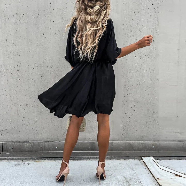 W&W Mode | Anmutiges Kleid mit Feinen Falten