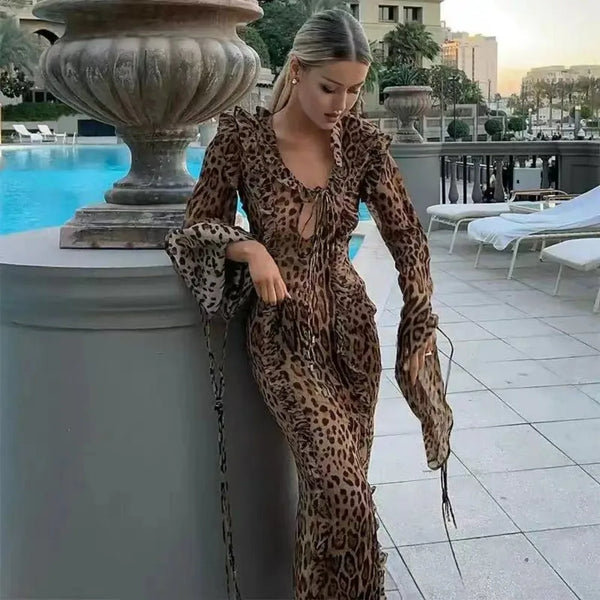 WW | Leopardenmuster Kleid mit Rüschen und hohem Schlitz