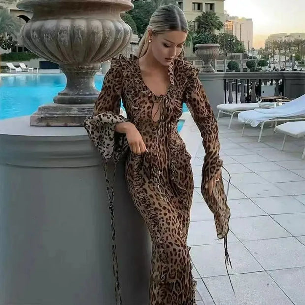 WW | Leopardenmuster Kleid mit Rüschen und hohem Schlitz