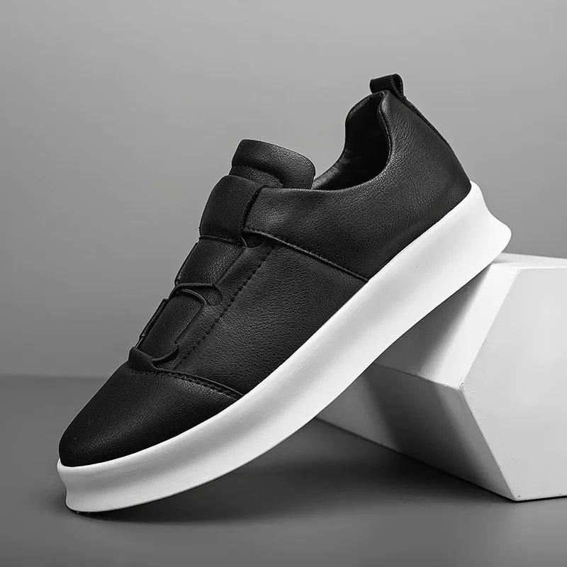 WW | Moderne Leder-Sneaker mit niedrigem Schaft