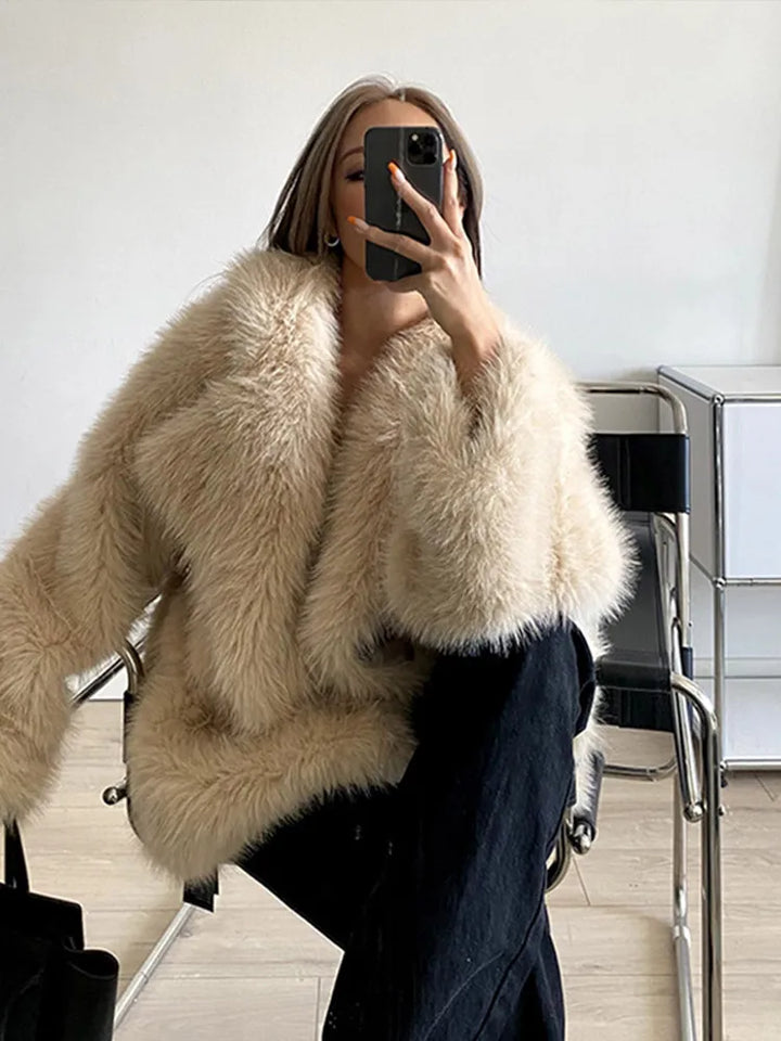 W&W Mode - Schlanker Faux Fur Mantel