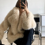 WW - Schlanker Faux Fur Mantel
