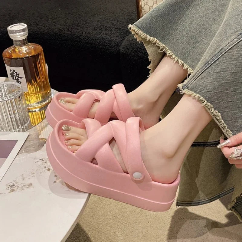 WW | Plattform Chunky Kreuzriemen Sandalen