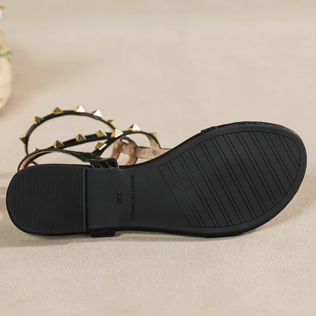 WW | Neue Sommer Outdoor Damen Flache Sandalen Britischer Stil Damen Lässig Römische Flache Stilvolle Niet Design Arbeit und Fest