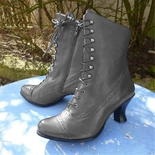 WW | Viktorianische Schnürstiefel mit Absatz