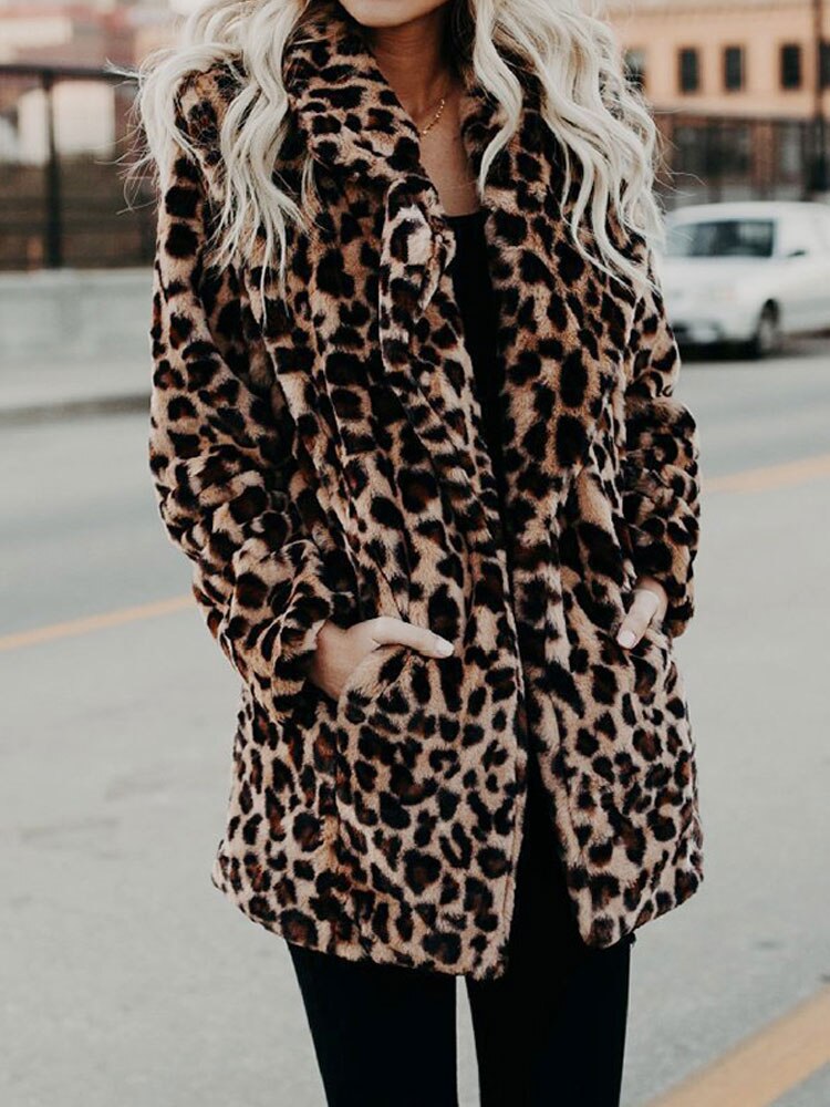 WW - Damen Leoprint Kunstpelzjacke für einen mutigen, stilvollen Look