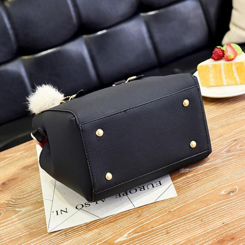 W&W Mode Damen-Tasche | Lederhandtasche mit 3 weichen Plüschbällen