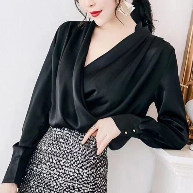 W&W Mode | Elegante Satinbluse Mit V-ausschnitt Für Büro & Abend