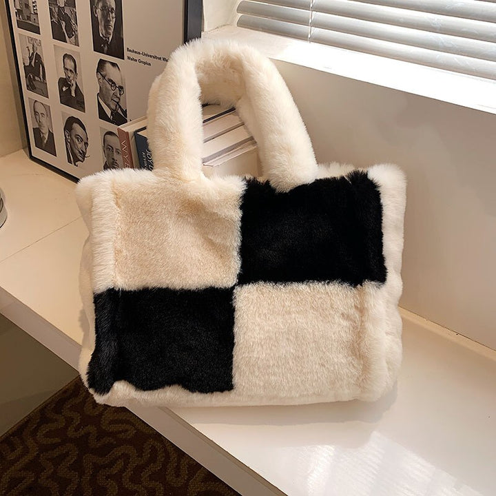 W&W Mode | Pipe Plush Handtasche - Eine bequeme und winterliche Damenhandtasche