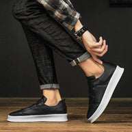 WW | Moderne Leder-Sneaker mit niedrigem Schaft