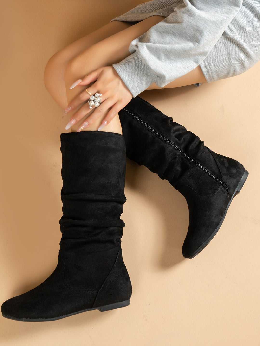 W&W Mode | Damen Stiefel Aus Wildleder Mit Seitlichem Reißverschluss, Wadenlang, Frühlingskollektion