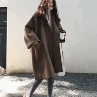 Eleganter Trenchcoat aus Wolle in Übergröße