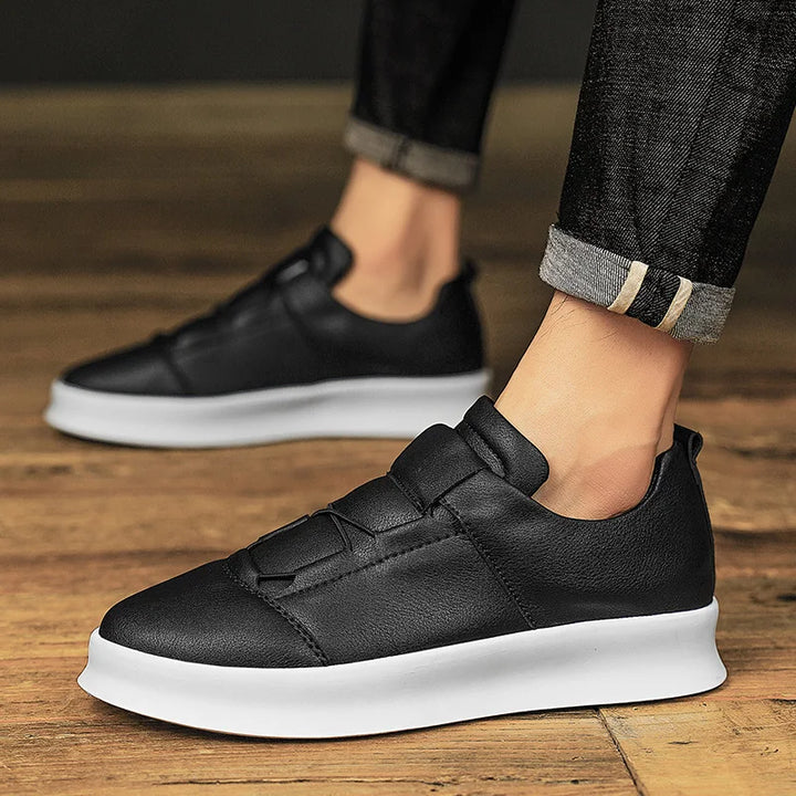 W&W Mode | Moderne Leder-Sneaker mit niedrigem Schaft