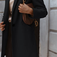 Wollmantel mit Revers und Knopf