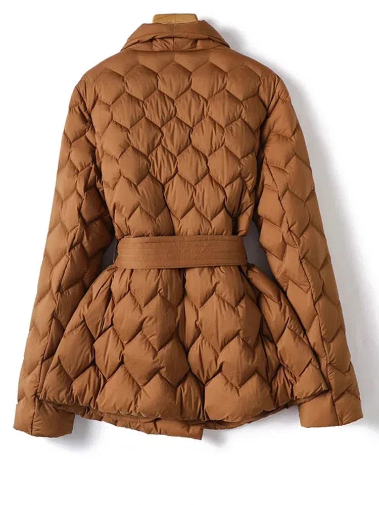 W&W Mode | Elegante Daunenjacke Mit Gürtel