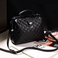 WW | Luxuriöse Vintage-Inspirierte Handtasche mit Metallschnalle