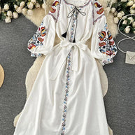 WW | Bestickte Maxikleid aus Leinen mit Laternenärmeln Virjelyn