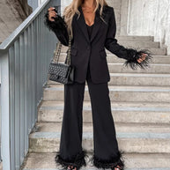 WW | Damenanzug mit Federn - Für einen einzigartigen und raffinierten Look