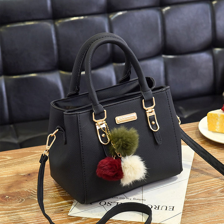W&W Mode Damen-Tasche | Lederhandtasche mit 3 weichen Plüschbällen