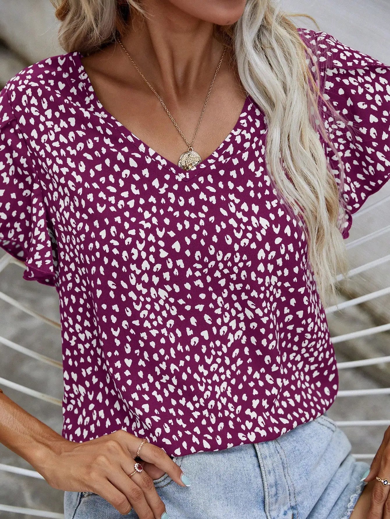 WW | Kurzärmlige Sommerbluse mit Slim Fit Ohne Kragen