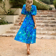 WW Floral Kleid | Modernes elegantes Maxikleid mit V-Ausschnitt und Blumen