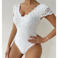 WW | Fit V-ausschnitt Spitzenbodysuit Atmungsaktives Stretchmaterial Elegante Ganzjahresbekleidung
