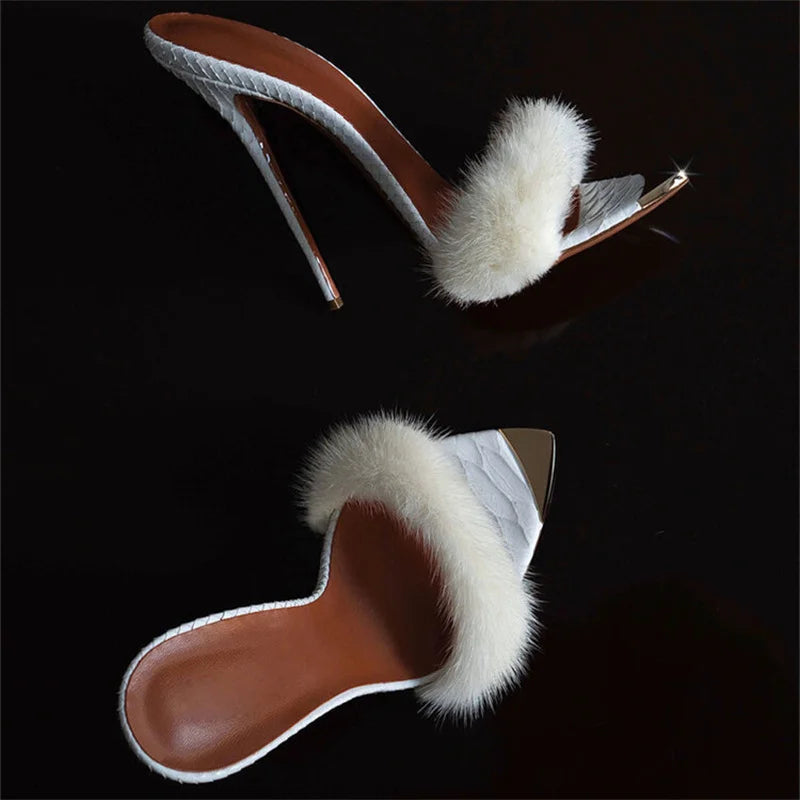 WW | Sommer Furry Mules Schuhe Peep Toe Dünne Absätze Slippers Frauen Sxy Metall Dekoration Spitz Zehe Gladiator Sandalen Fest Stiletto
