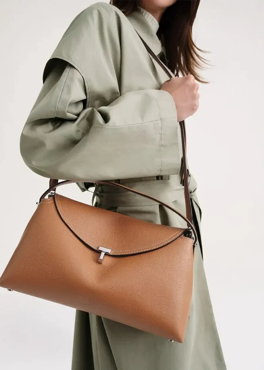 T-Lock-Handtasche mit Lederstruktur und zeitlosem Design