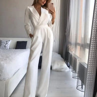 WW | modischer langer Overall mit Kragen und weitem Bein für einen stilvollen und modernen Look