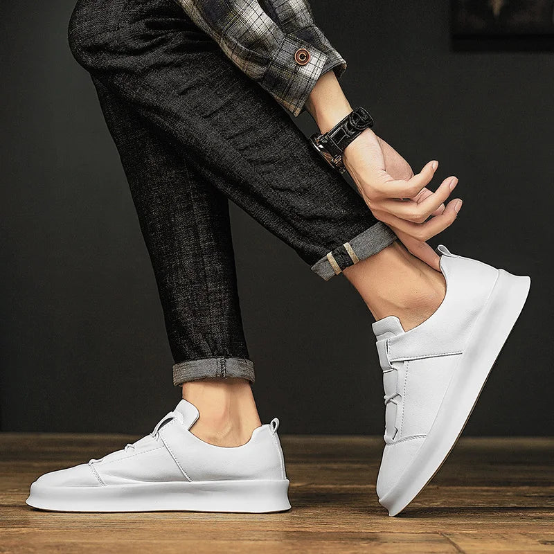WW | Moderne Leder-Sneaker mit niedrigem Schaft