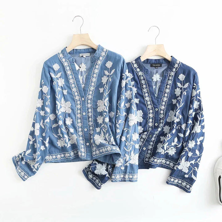 Damen-Bluse mit Blumenstickerei und durchgehender Knopfleiste