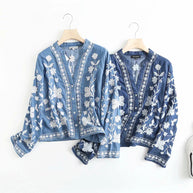 WW | Bestickte Blumenbluse mit Knopfleiste