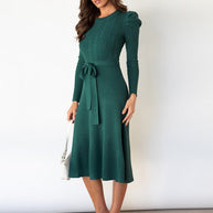 WW - Gestricktes Midikleid mit Rundhalsausschnitt